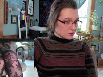 Artiepaints Chaturbate stream image from January 31, 2025