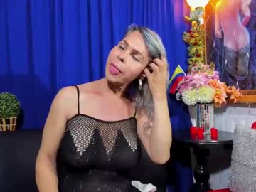 Redroomxx Chaturbate stream image from January 31, 2025