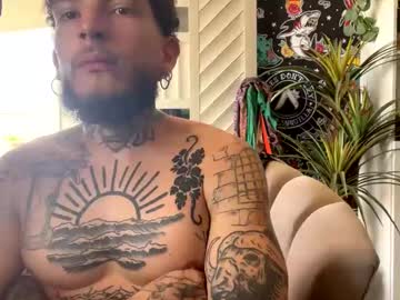 Notoriuspink Chaturbate stream image from January 31, 2025