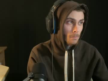 Hunggleo Chaturbate stream image from January 31, 2025
