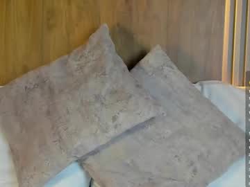 Sara_Castro24 Chaturbate stream image from January 31, 2025