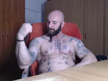 Strongivan Chaturbate stream image from January 31, 2025