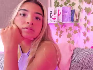 Annebull_ Chaturbate stream image from February 01, 2025