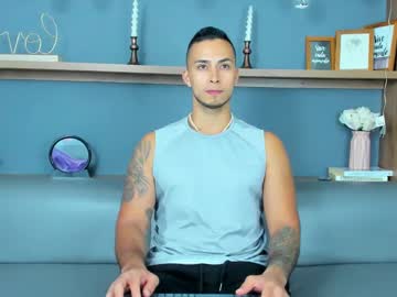 Juan_Muscle Chaturbate stream image from February 01, 2025