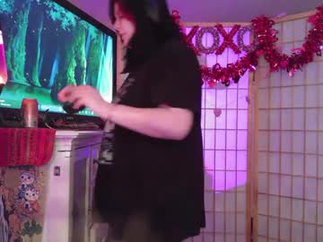 Eviebabyxo Chaturbate stream image from February 01, 2025