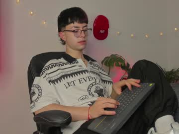 Mael_Hot Chaturbate stream image from February 01, 2025