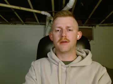 Gettinjizzywitit Chaturbate stream image from February 01, 2025
