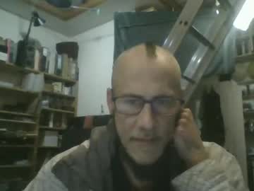 Robbieg7 Chaturbate stream image from February 01, 2025
