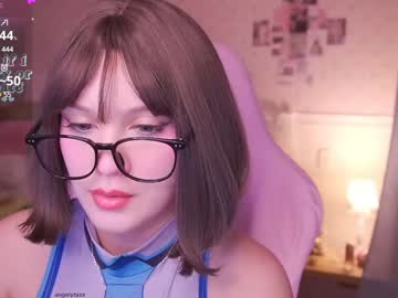 Angelytaxx Chaturbate stream image from February 01, 2025