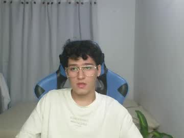 Aron_444 Chaturbate stream image from February 01, 2025