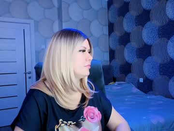 Monikawilld Chaturbate stream image from February 01, 2025