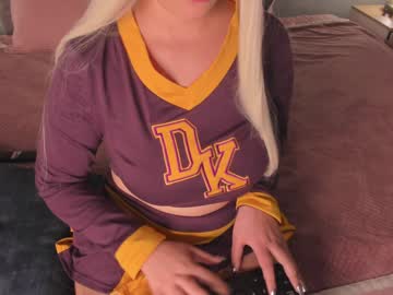 Violetta_Swift_ Chaturbate stream image from February 01, 2025