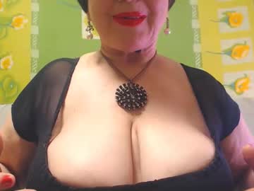 Naughtymomxxx Chaturbate stream image from February 01, 2025