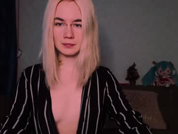 Carinfox Chaturbate stream image from February 01, 2025