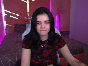 Shinyshyy Chaturbate stream image from February 01, 2025