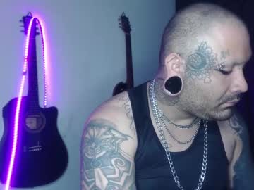 Darkclothes Chaturbate stream image from February 01, 2025