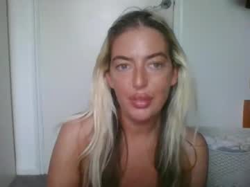 Rubyredxxxoxxx Chaturbate stream image from February 01, 2025