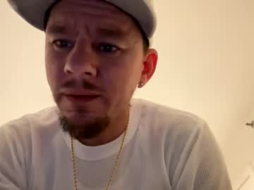 Fly_Guy811 Chaturbate stream image from February 01, 2025