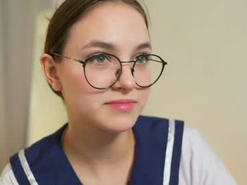 Julli_A Chaturbate stream image from February 01, 2025