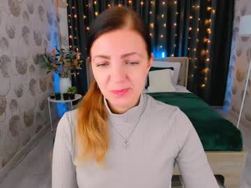 Youruniversee Chaturbate stream image from February 01, 2025