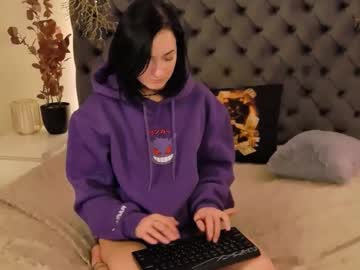 Baileemur Chaturbate stream image from February 01, 2025