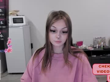 Melonipinkbb Chaturbate stream image from February 01, 2025