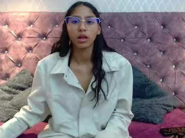 Queenpaau Chaturbate stream image from February 01, 2025