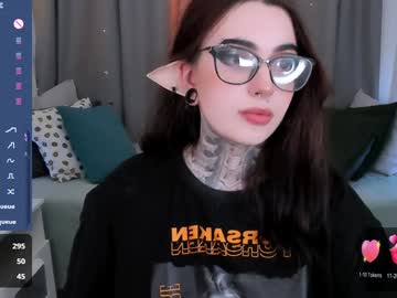 Dixipixi_ Chaturbate stream image from February 01, 2025