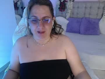 Katie_Joness Chaturbate stream image from February 01, 2025