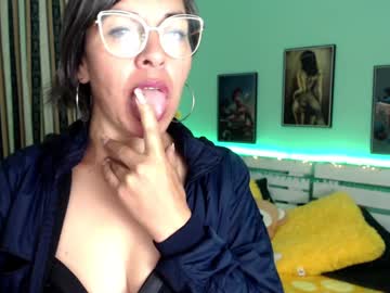 Roxam_Sexi Chaturbate stream image from February 01, 2025