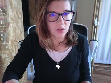 Linalou4thanks Chaturbate stream image from February 01, 2025