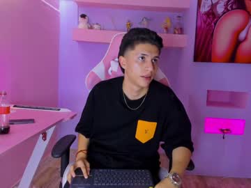 Liiamsmith Chaturbate stream image from February 01, 2025