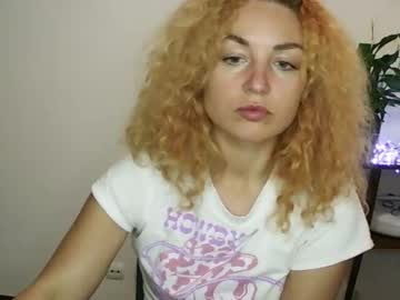 Reddgirll Chaturbate stream image from February 01, 2025