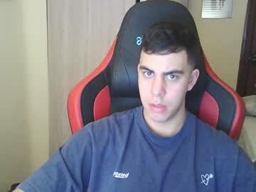Aaronlavine Chaturbate stream image from February 01, 2025