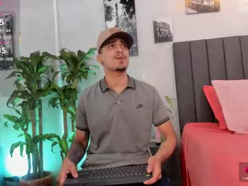 Bradgill Chaturbate stream image from February 01, 2025