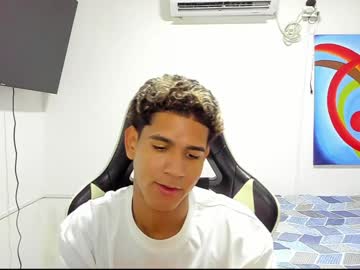 Juanacock Chaturbate stream image from February 01, 2025
