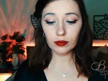 Missbeverlymills Chaturbate stream image from February 01, 2025