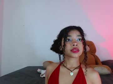 Lucie_Petite Chaturbate stream image from February 01, 2025
