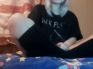 Trixieuwu Chaturbate stream image from February 01, 2025
