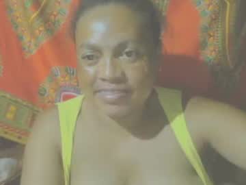 Carinesexy69 Chaturbate stream image from February 01, 2025