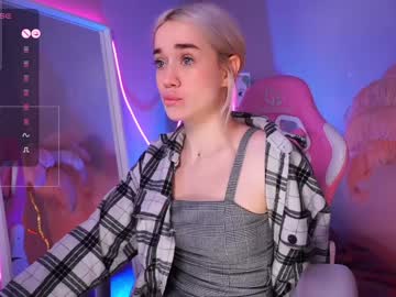 Fiona_Powerpuff Chaturbate stream image from February 01, 2025