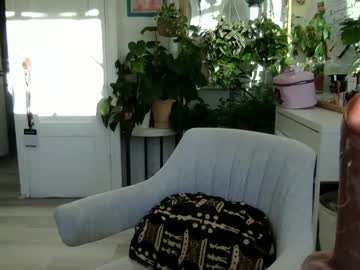 Lolalustful Chaturbate stream image from February 01, 2025