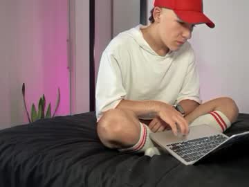 Michaelcc1209 Chaturbate stream image from February 01, 2025