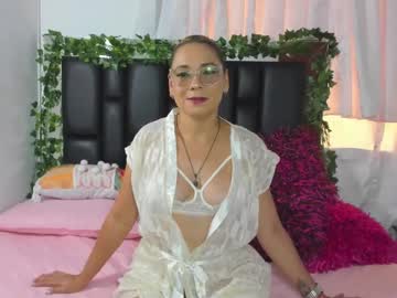 Milfaura_ Chaturbate stream image from February 01, 2025