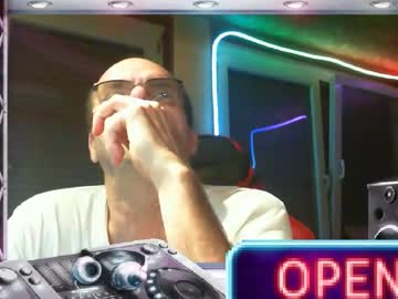 R_2d2_ Chaturbate stream image from February 01, 2025