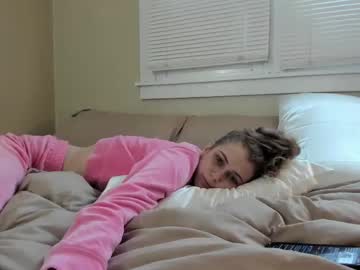 Buffybarloe Chaturbate stream image from February 01, 2025