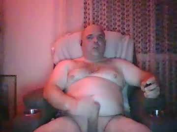 Bondsuckslut Chaturbate stream image from February 01, 2025