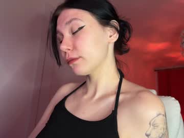 Pinkdollylovv Chaturbate stream image from February 01, 2025