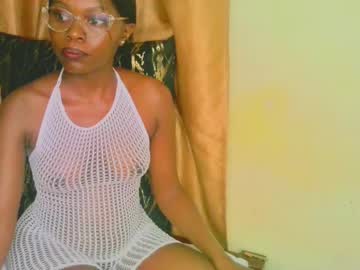 Pettitemellany Chaturbate stream image from February 02, 2025