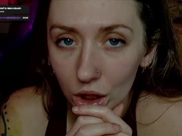 Adalinarae Chaturbate stream image from February 02, 2025